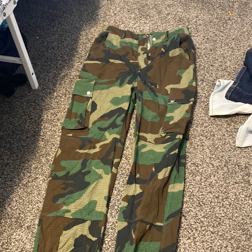 Super flattering army cargo pants